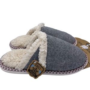 GAA-HUU faux fur cozy slippers women Size Medium 7-8
